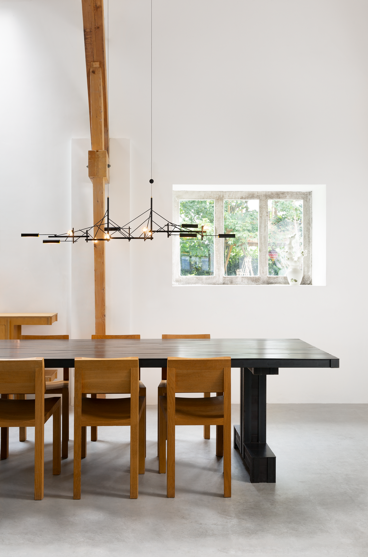 Interior with Tinkering 140 suspension light in dining room