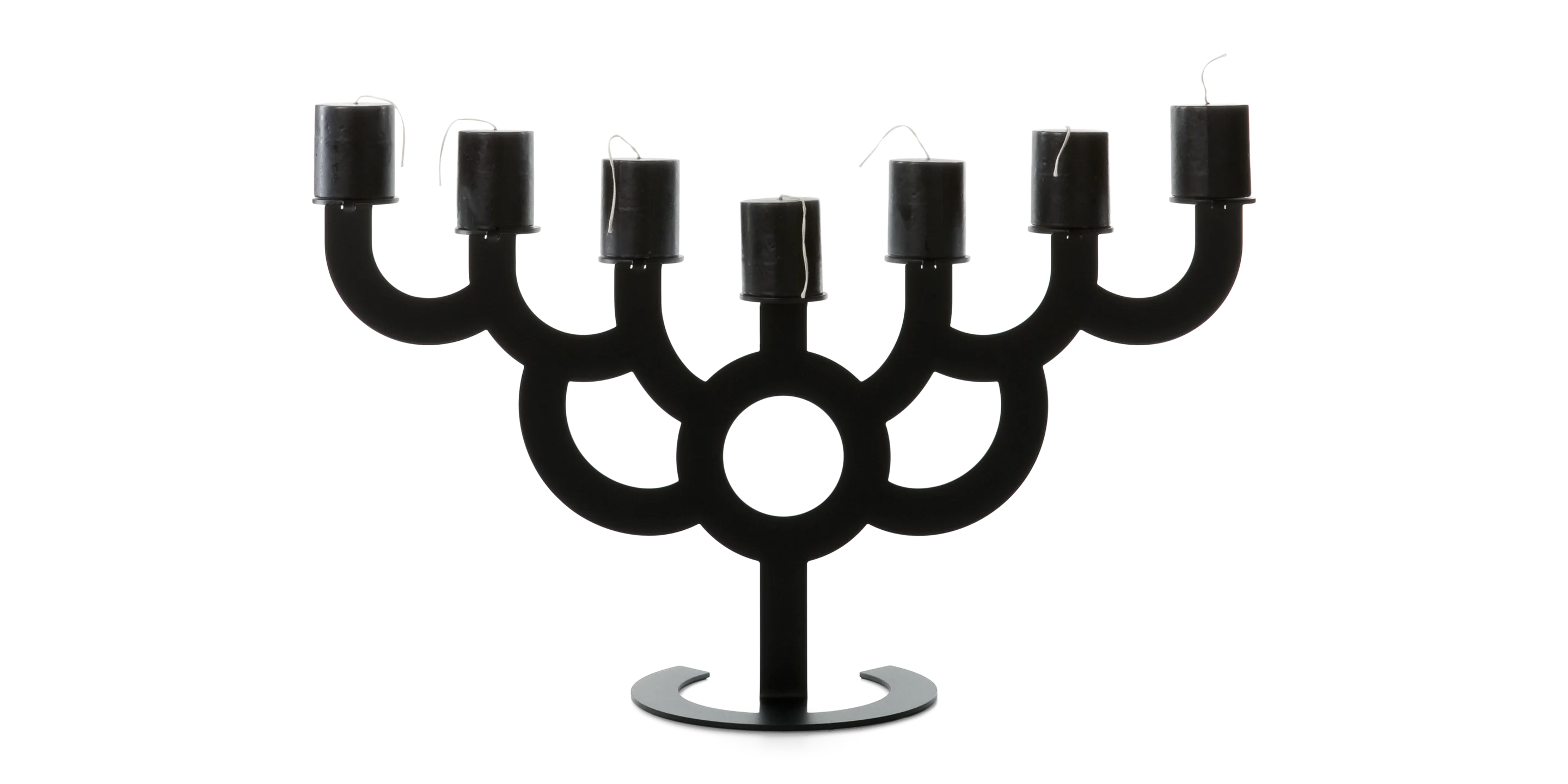 Bold candle holder satin front view with candles