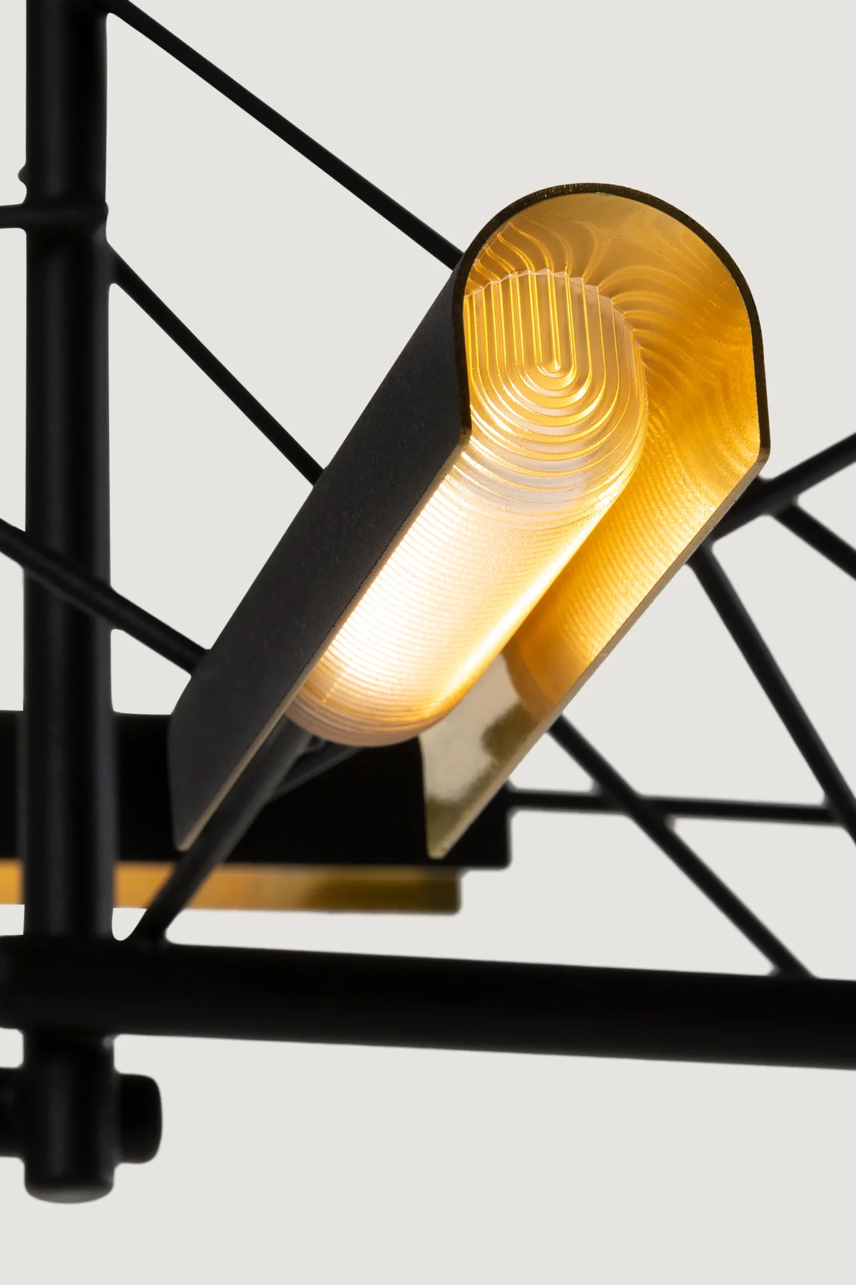 Tinkering suspension light detail