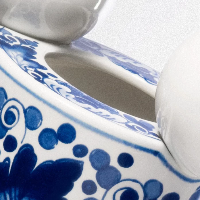 Royal Delft close up